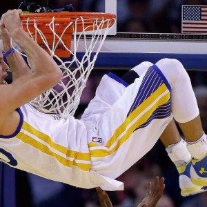 开云综合服务-库里单场36分，帮助勇士在关键比赛中击败强敌！，库里单节28分视频