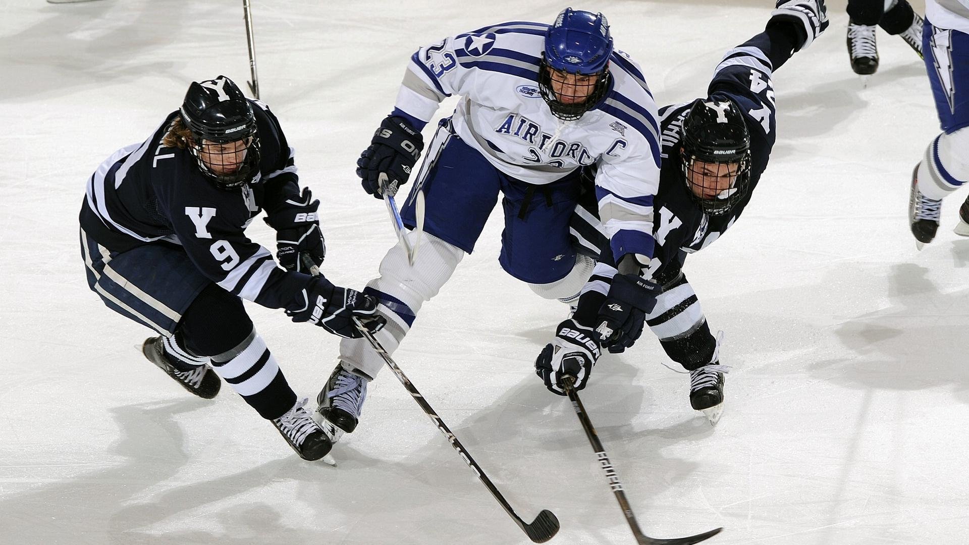 库里助力勇士夺取多个总冠军，开启“水花兄弟”盛世，库里水花组合